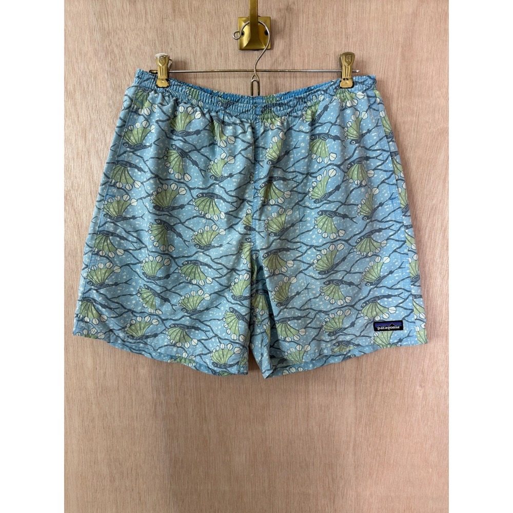 Patagonia Baggies Shorts Mens Medium Blue Flying Fish Print Graphic Outdoor